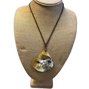HANDMADE & ECO- FRIENDLY HORN PROTECTIVE CHAIN AND PENDANT